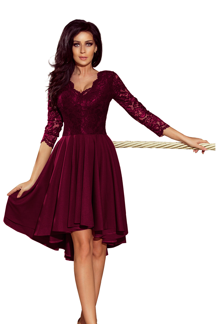 Robe Nicolle à dos long et col dentelle prune – Numoco