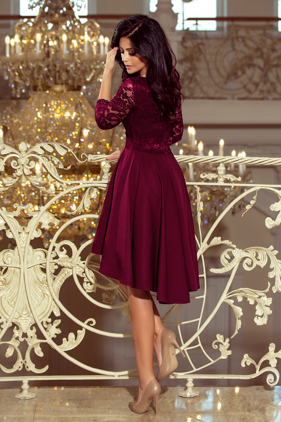 Robe Nicolle à dos long et col dentelle prune – Numoco