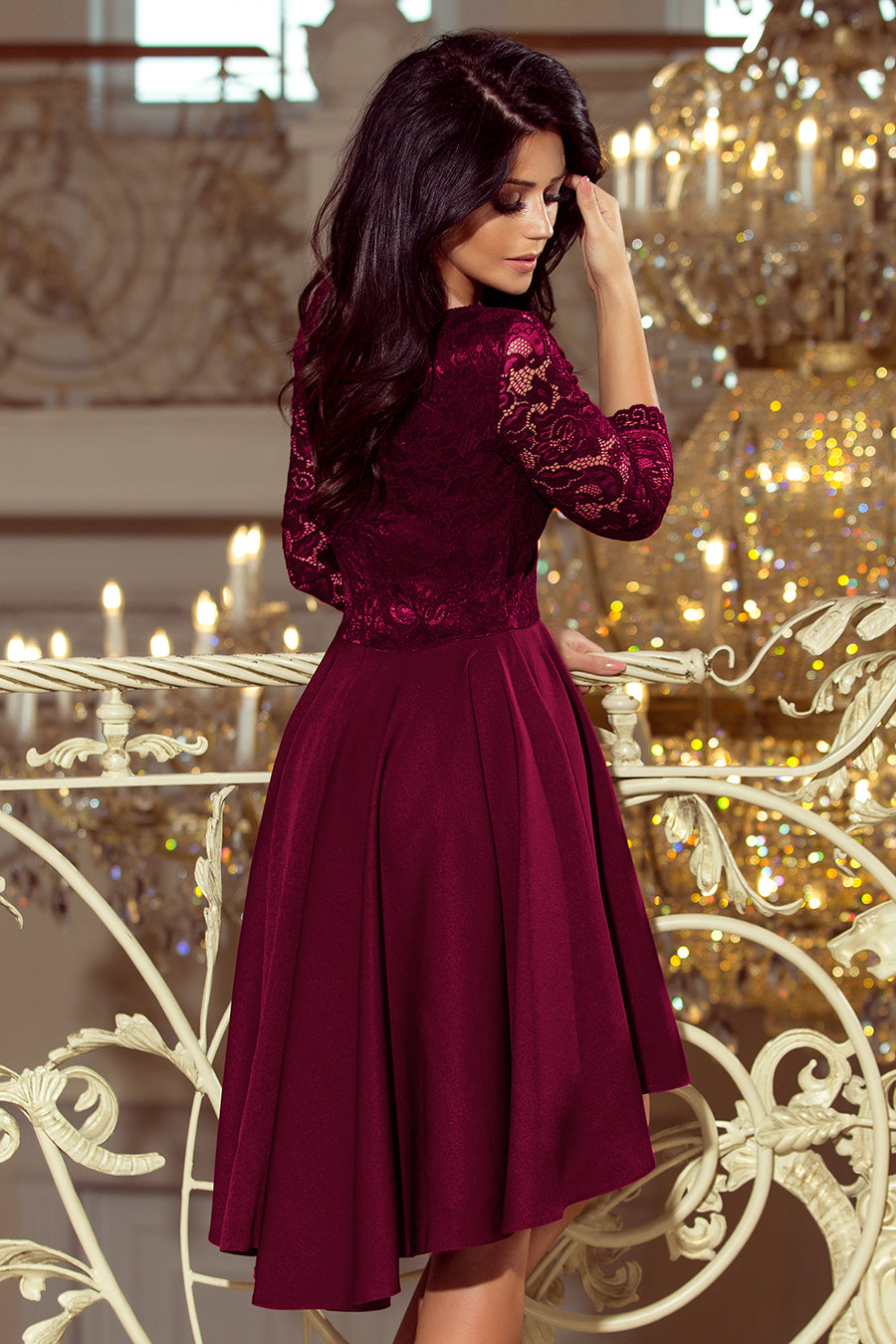 Robe Nicolle à dos long et col dentelle prune – Numoco