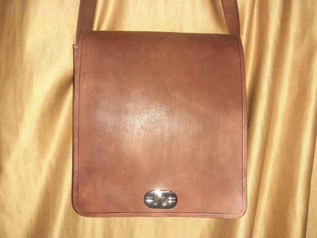 Sac carré moyen en cuir de vachette lisse