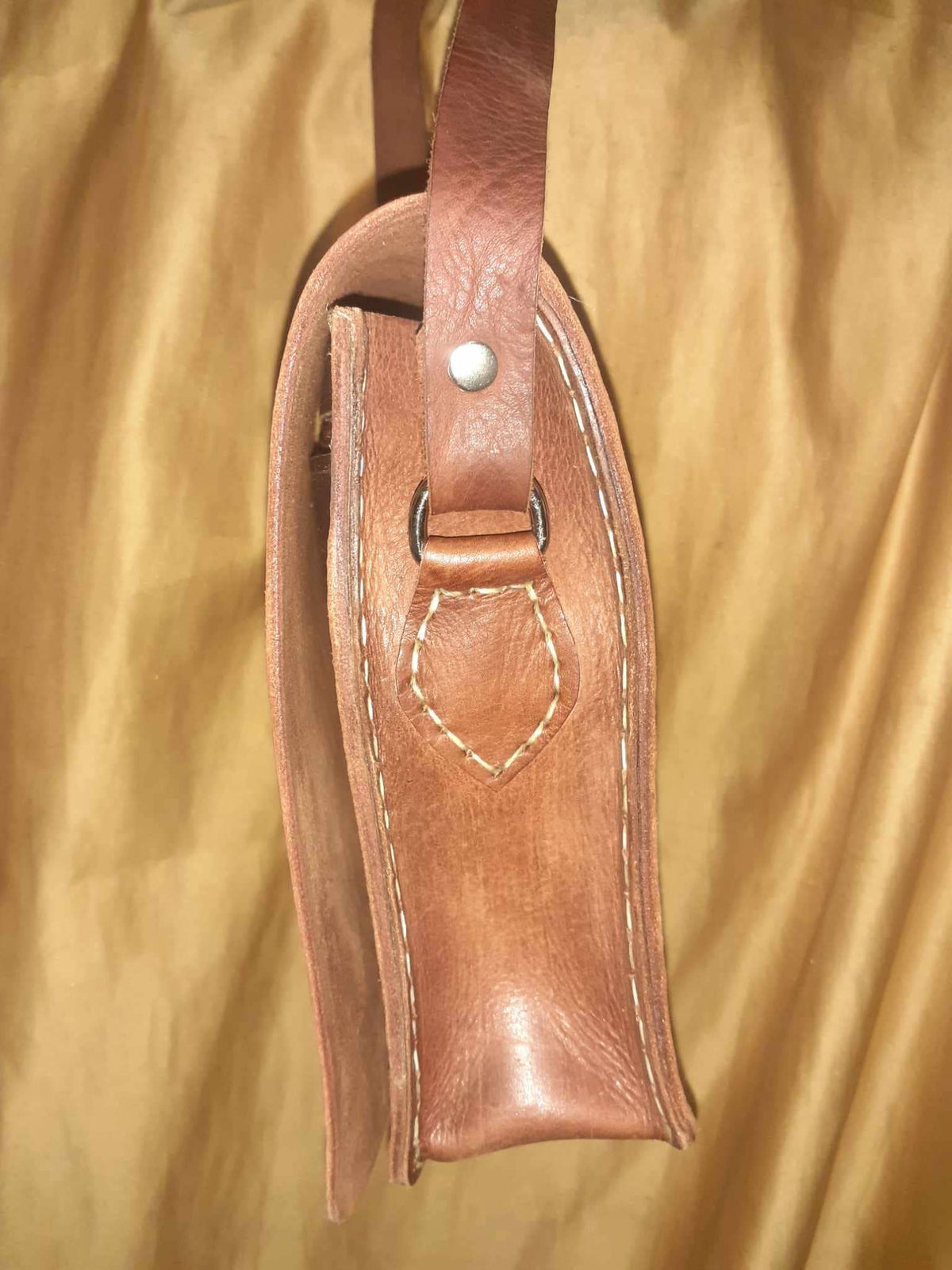 Sac carré moyen en cuir de vachette lisse