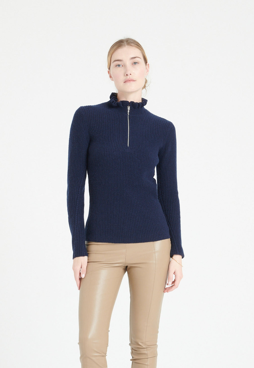Pull col falbala zippé femme en cachemire bleu marine - MIA 4