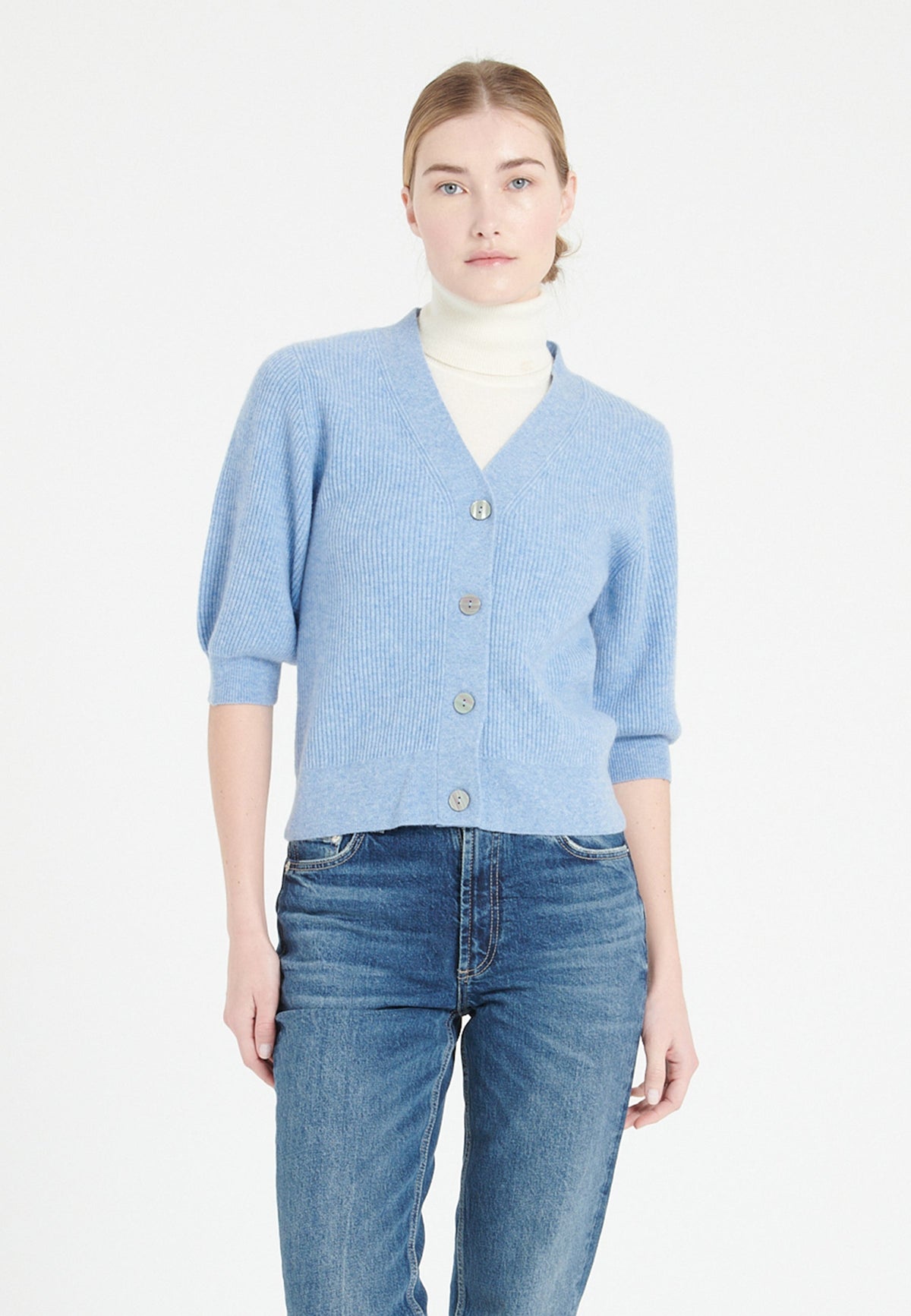 Cardigan col V manches courtes femme en cachemire bleu ciel - MIA 13