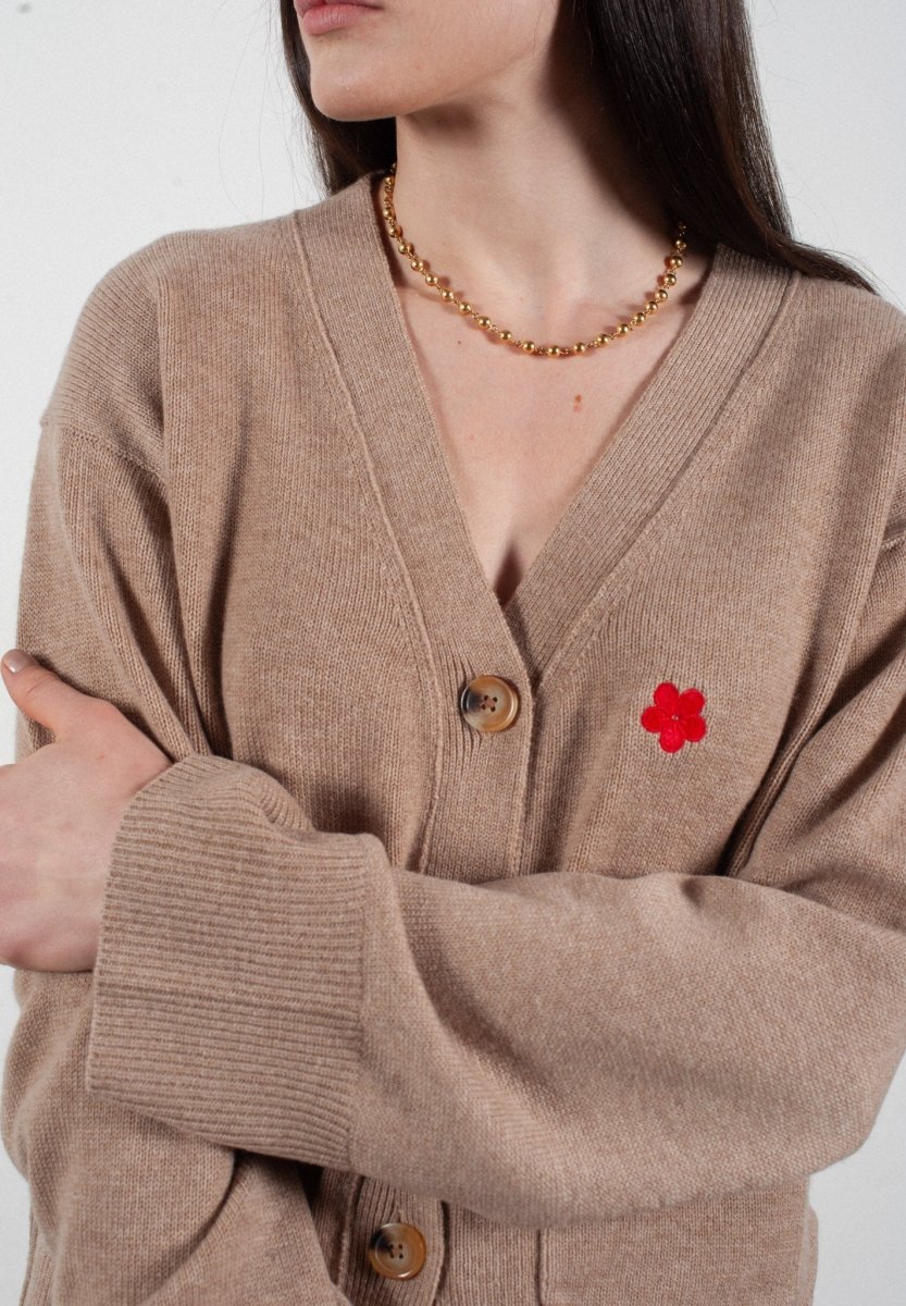 Cardigan col V femme en cachemire & laine 4 fils avec broderie fleur beige foncé - HANA 3
