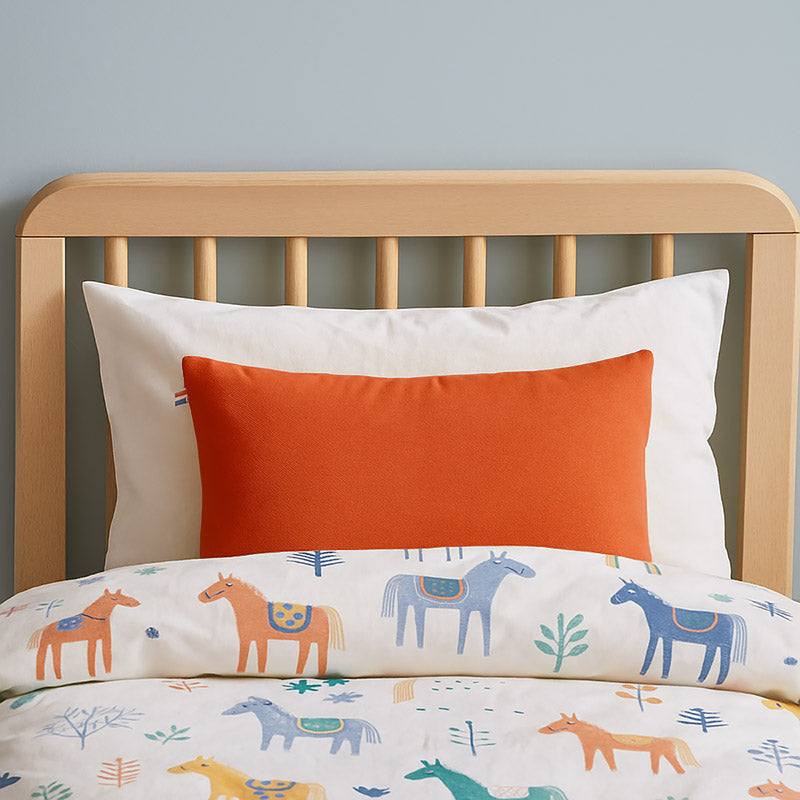 coussin rectangle en coton Fraise puericulture bebe