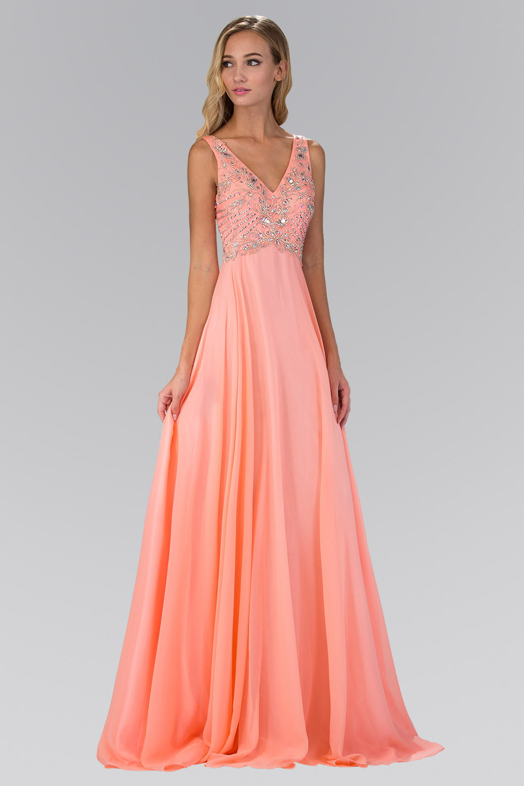 Robe longue en mousseline col V à bustier orné de sequins