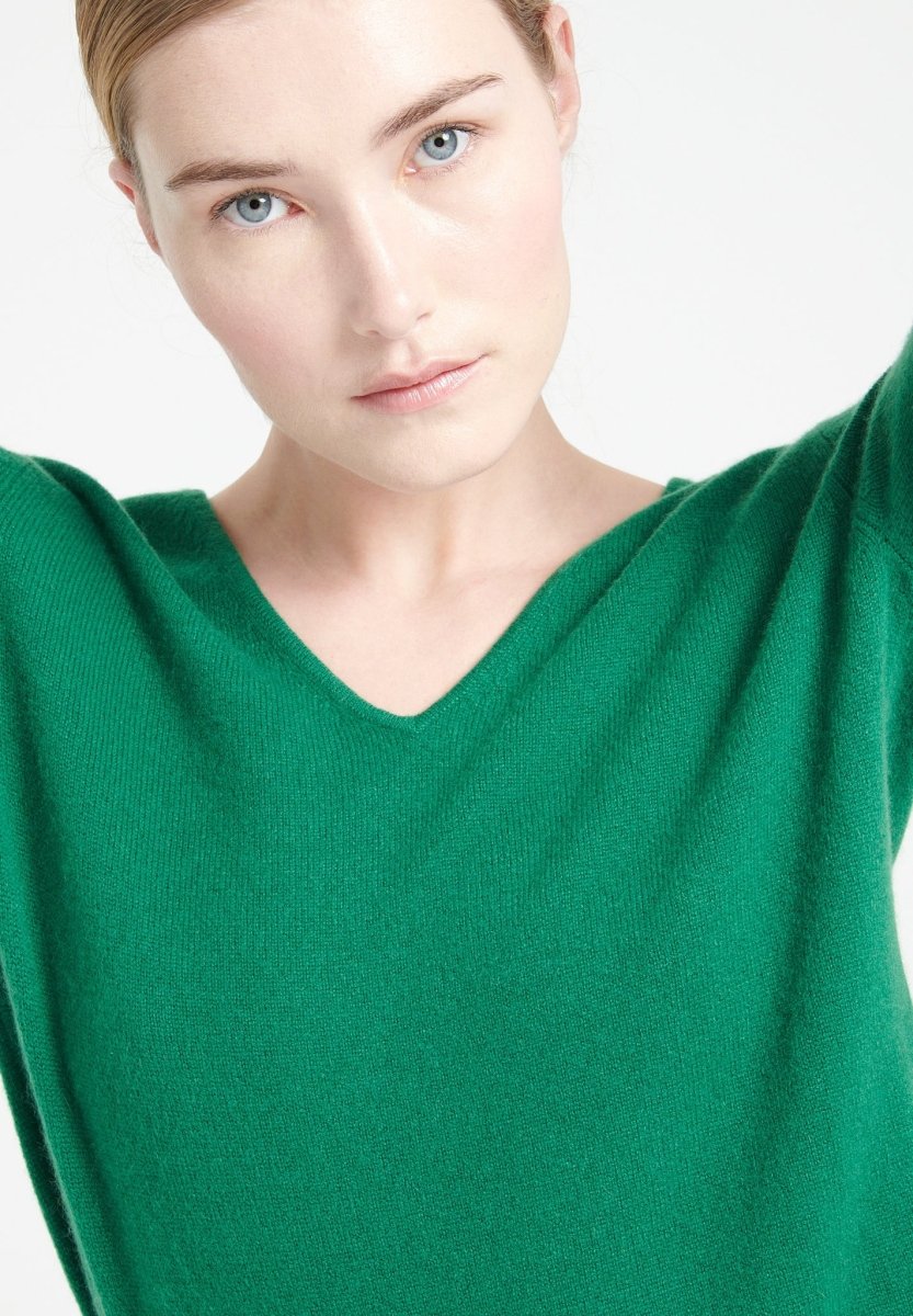Pull col V femme en cachemire vert émeraude - LILLY 2A