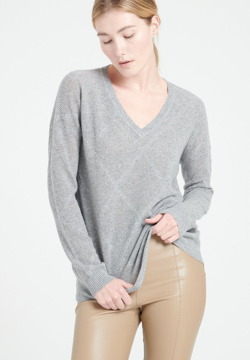 Pull col V femme en cachemire ajouré gris clair - LILLY 31
