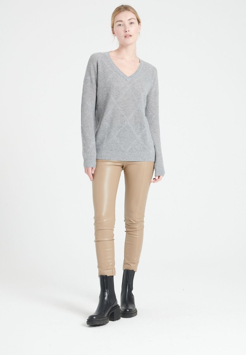 Pull col V femme en cachemire ajouré gris clair - LILLY 31