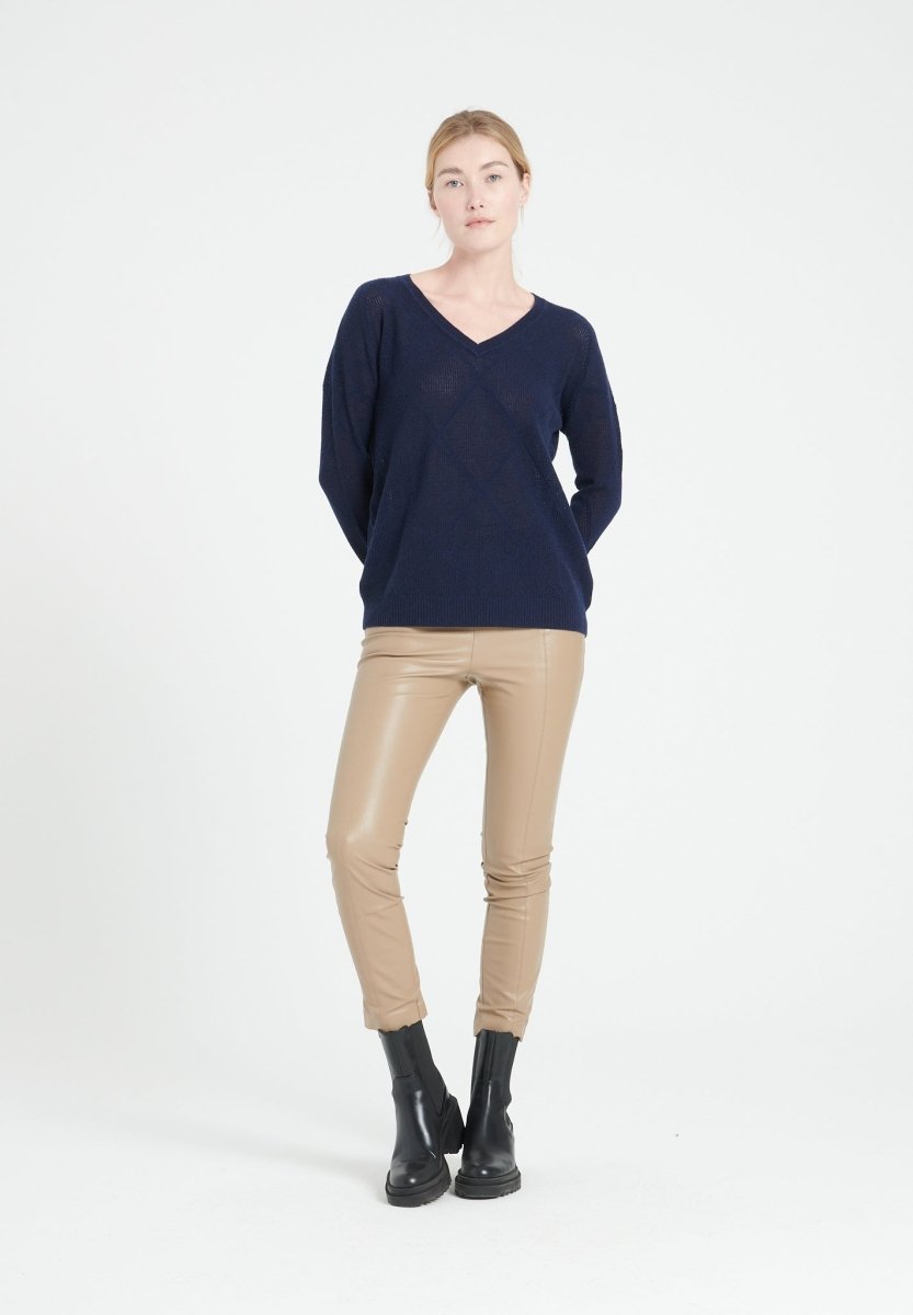 Pull col V femme en cachemire ajouré bleu marine - LILLY 31