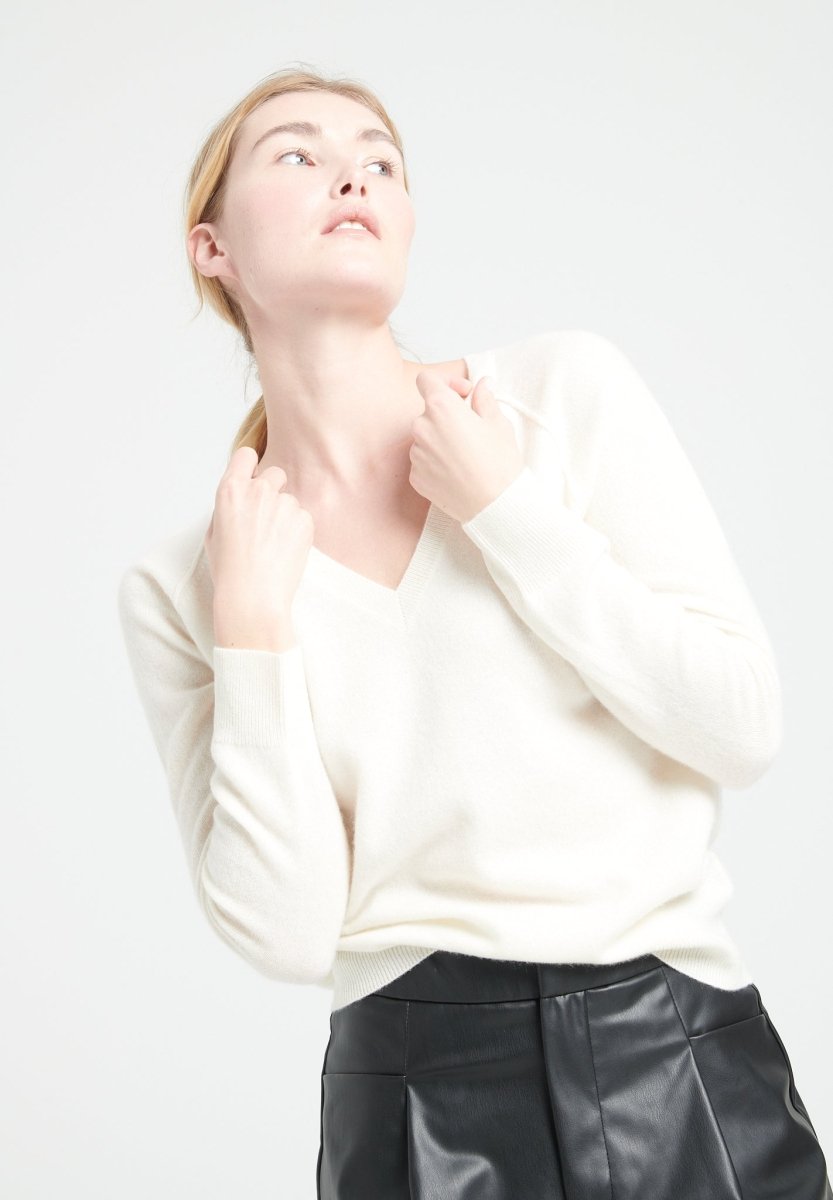 Pull col V femme en cachemire blanc écru - LILLY 6