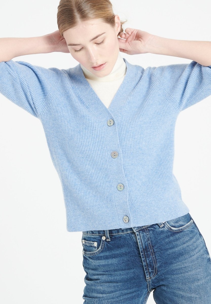 Cardigan col V manches courtes femme en cachemire bleu ciel - MIA 13