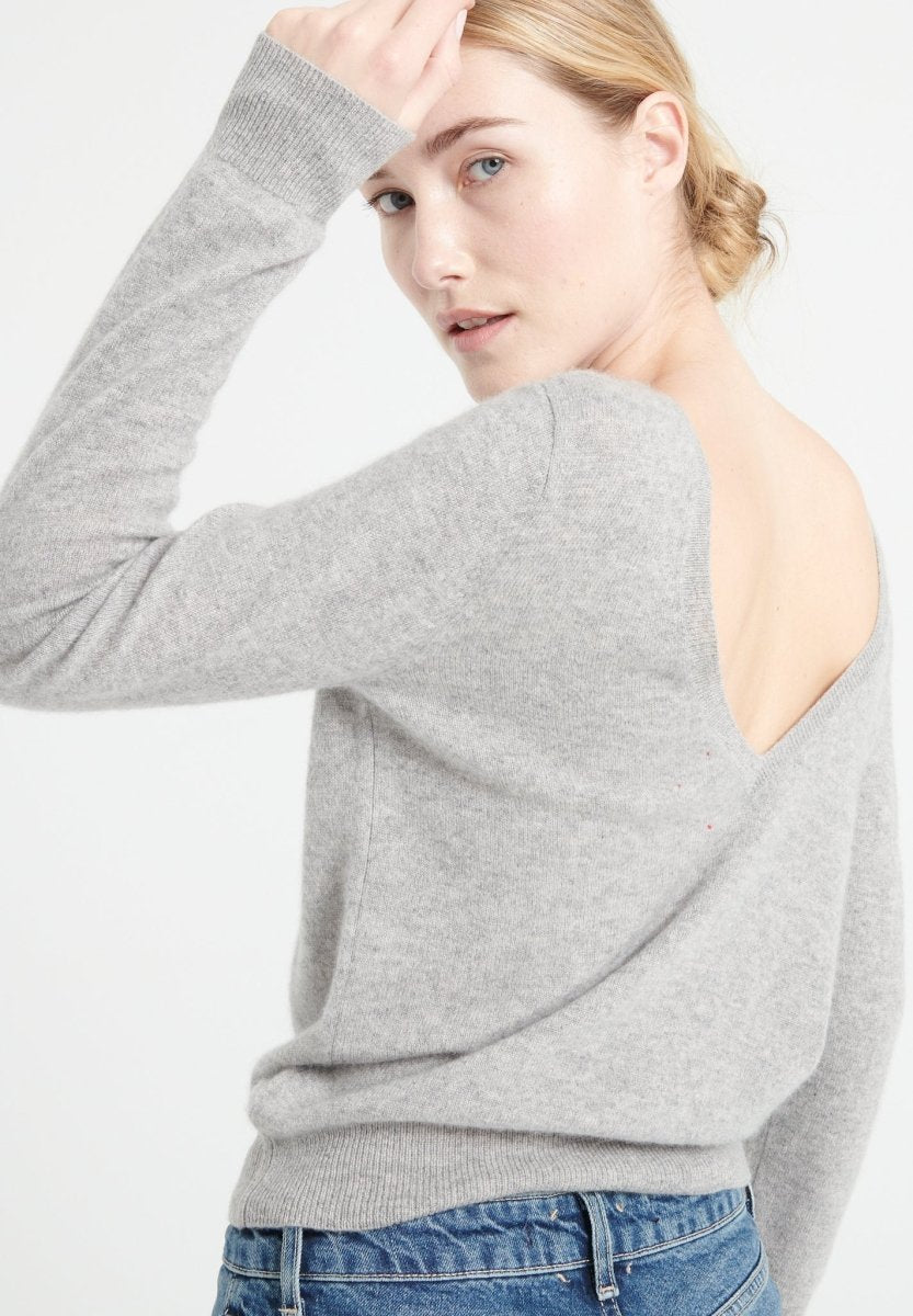 Pull décolleté V dans le dos femme en cachemire gris clair - MIA 7