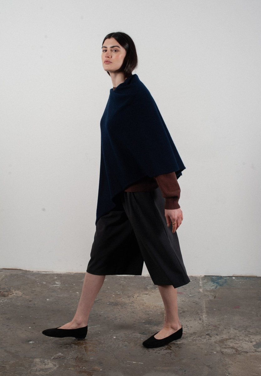 Poncho femme en cachemire bleu marine - LILLY 9