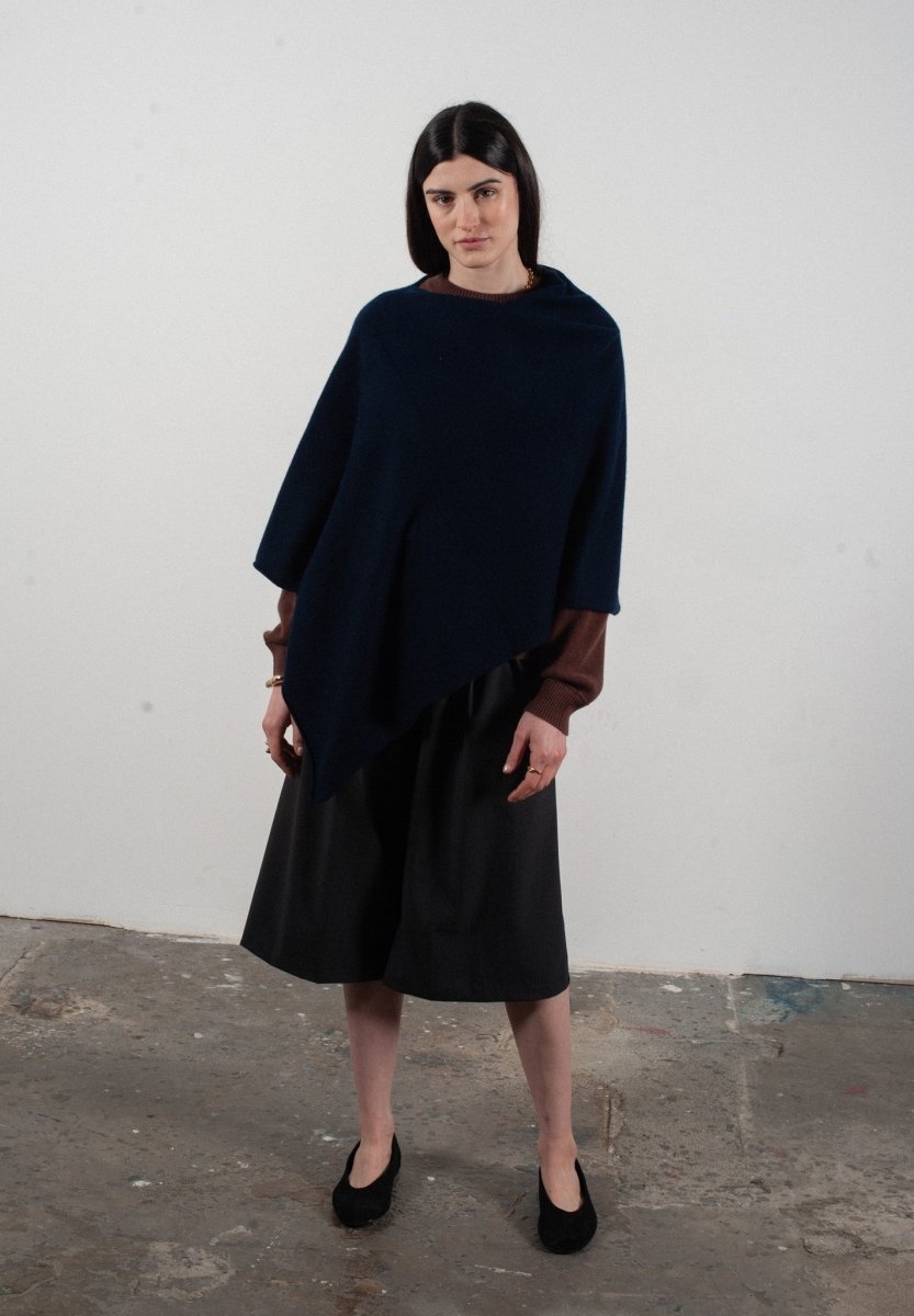 Poncho femme en cachemire bleu marine - LILLY 9