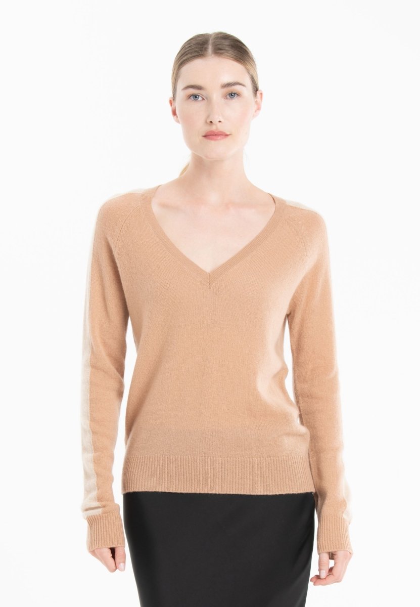Pull col V femme en cachemire camel clair & beige - RIA 1