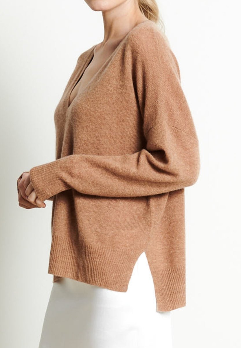 Pull col V femme en cachemire camel - RIA 3