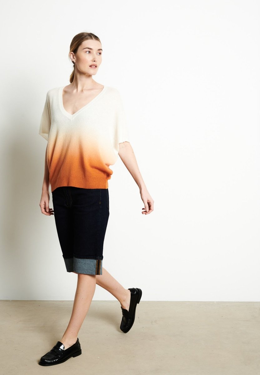 Pull col V manches chauve souris femme en cachemire tie & dye blanc écru & orange citrouille - RIA 7A