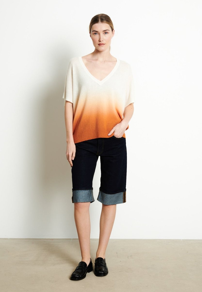 Pull col V manches chauve souris femme en cachemire tie & dye blanc écru & orange citrouille - RIA 7A